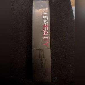Huda Beauty stick foundation